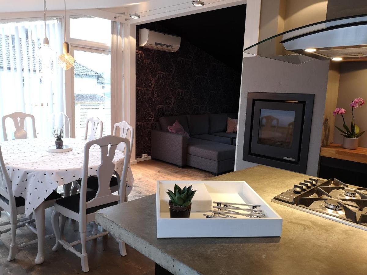 Cosy On A Quiet Street Apartment *